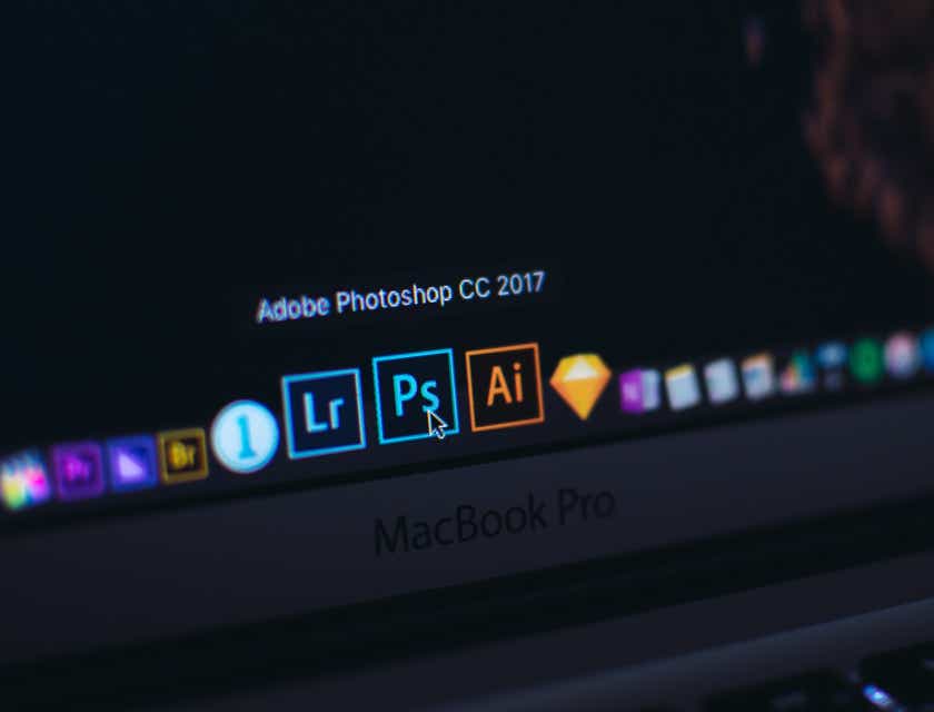 Bilgisayar ekranındaki bir uygulama simgesindeki Adobe Photoshop logosu.