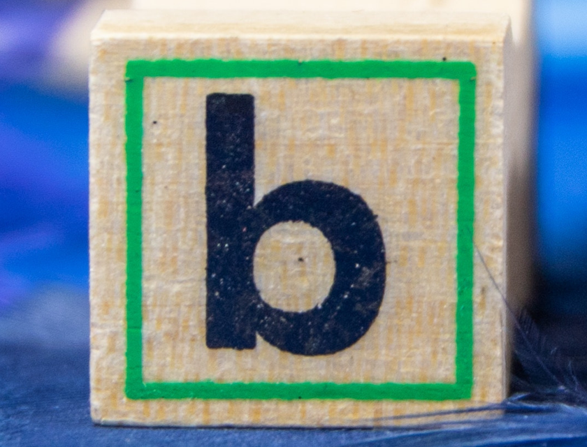 Un bloque con una B en un logotipo con la letra B.