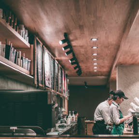 Decide what type of coffee shop you want.