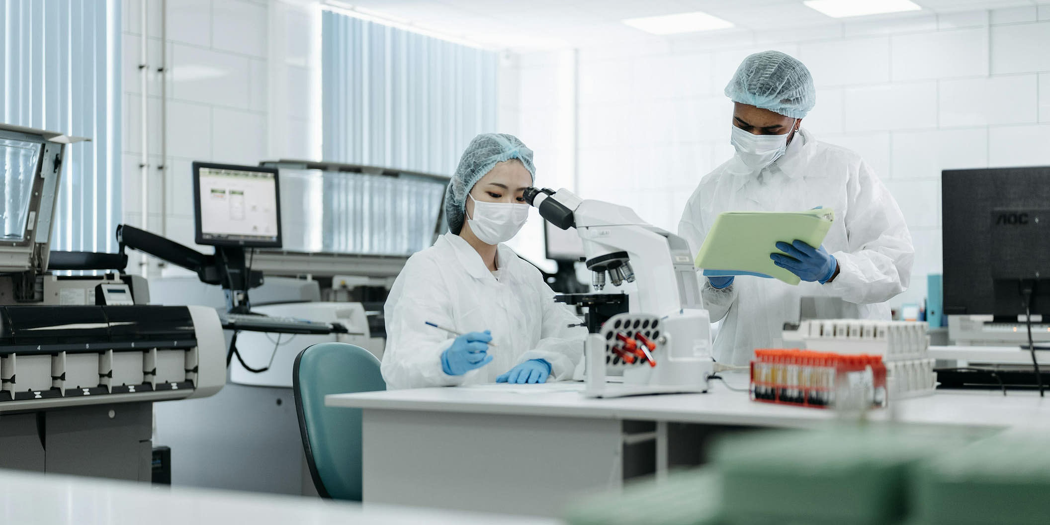 Laboratory Website Examples - 5 Sites Taking Science to New Heights