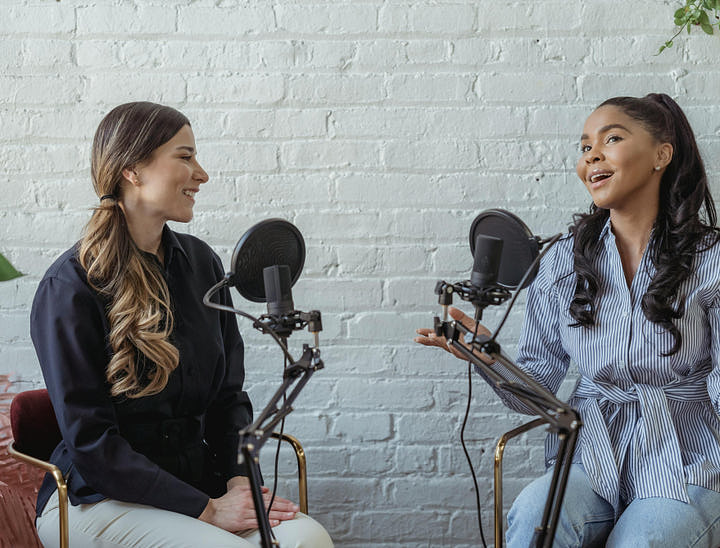 Podcast Website Examples - 5 In-Depth Reviews of User-Friendly Sites With Engaging Content